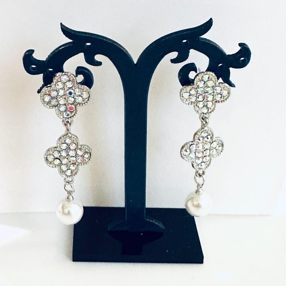 Rhinestone Drop Clover Earrings with pearl charm